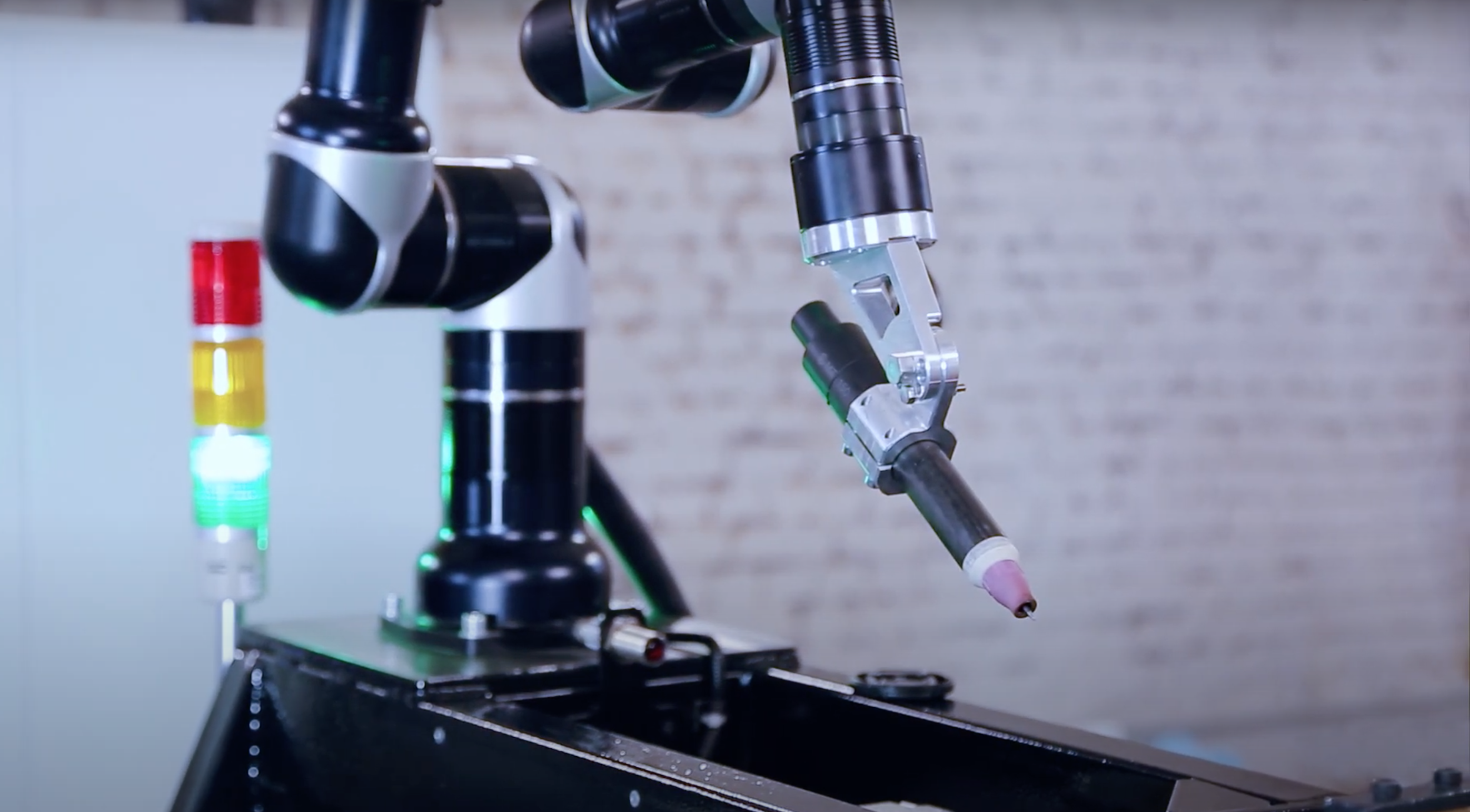 robot for welding
